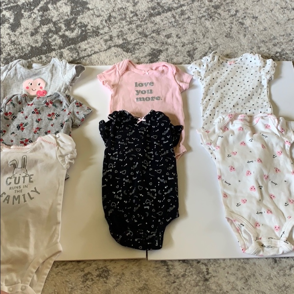 Carter’s long sleeve onsies / 3 month